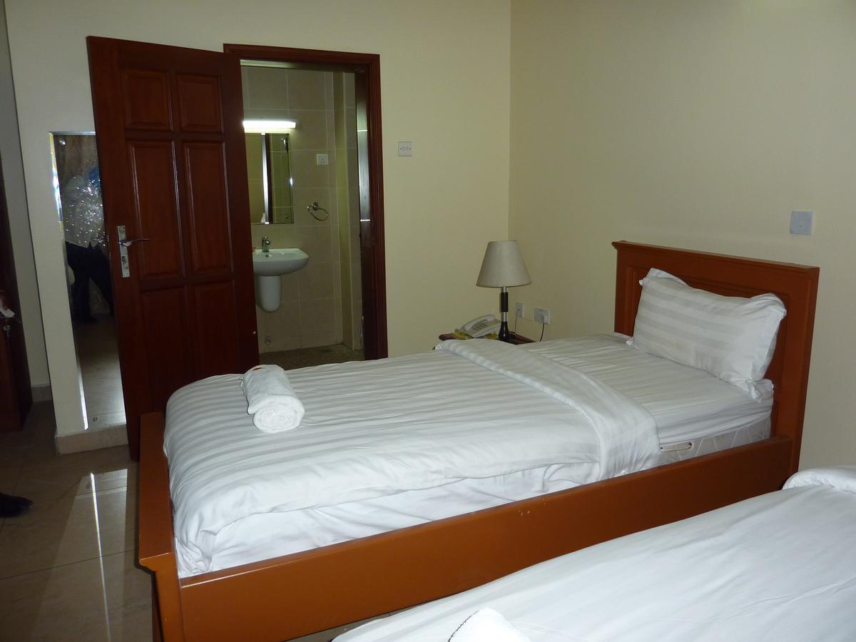 Abc Travellers Hotel Dar es Salaam Eksteriør billede