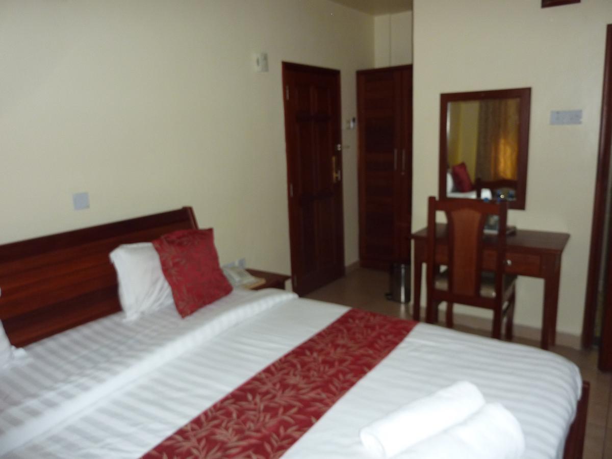 Abc Travellers Hotel Dar es Salaam Eksteriør billede