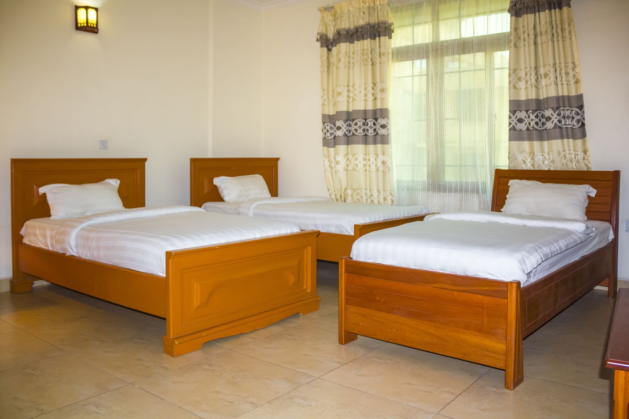 Abc Travellers Hotel Dar es Salaam Eksteriør billede